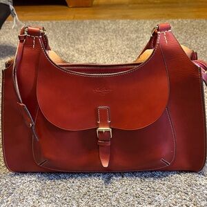 Chic Burgundy Leather Shoulder Bag
